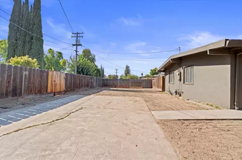 Exterior - 2108 O Farrell Ave, Modesto, CA 95350 photo 10 of 14