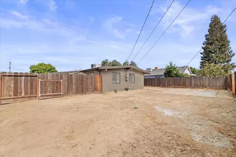 Exterior - 2108 O Farrell Ave, Modesto, CA 95350 photo 13 of 14