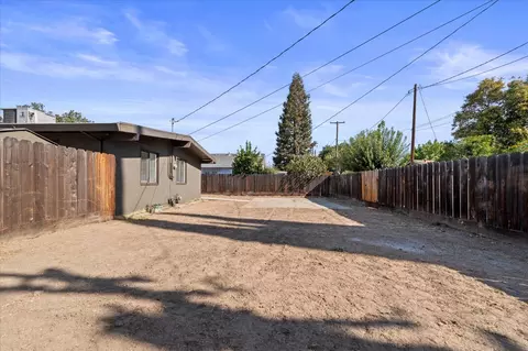 Exterior - 2108 O Farrell Ave, Modesto, CA 95350 photo 11 of 14