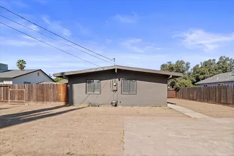 Exterior - 2108 O Farrell Ave, Modesto, CA 95350 photo 12 of 14