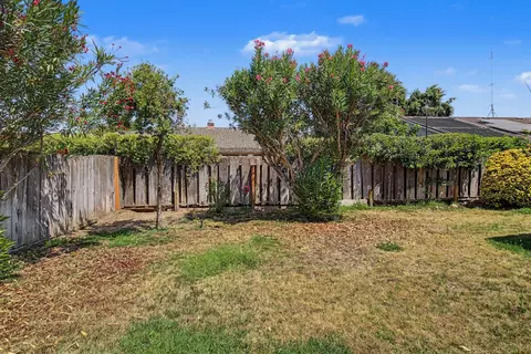 Exterior - 749 Meadow Way, Manteca, CA 95336 photo 5 of 7