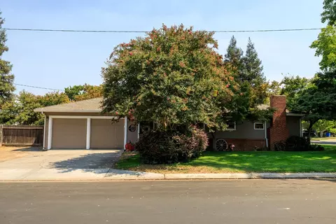 Exterior - 1815 E Marshall St, Turlock, CA 95380 photo 3 of 9