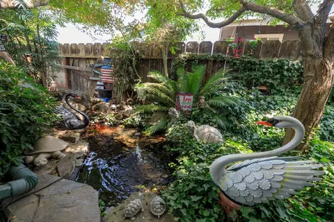 Exterior - 1815 E Marshall St, Turlock, CA 95380 photo 6 of 9