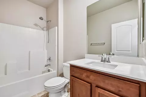 Bath - 3750 Samuelson Way, Sacramento, CA 95834 photo 2 of 5