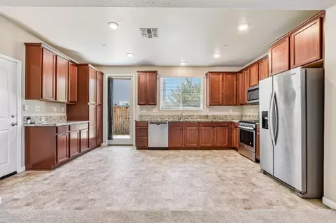 Kitchen - 3750 Samuelson Way, Sacramento, CA 95834 photo 2 of 3