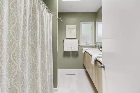 Bath - 1619 Tamarack Ln, Davis, CA 95616 photo 5 of 6