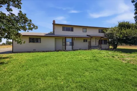 6171 Bradshaw Rd, Sacramento, CA 95829