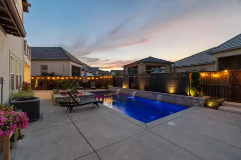 Exterior - 3021 Belmont Dr, Lodi, CA 95242 photo 12 of 17