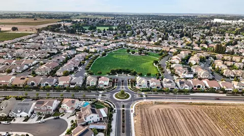 View/Area - 3021 Belmont Dr, Lodi, CA 95242 photo 5 of 7