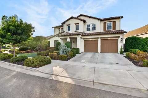 Exterior - 3021 Belmont Dr, Lodi, CA 95242 photo 4 of 17