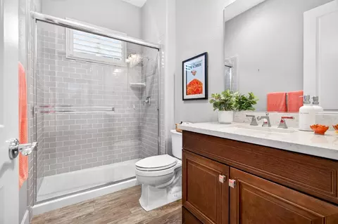 Bath - 3021 Belmont Dr, Lodi, CA 95242 photo 2 of 8