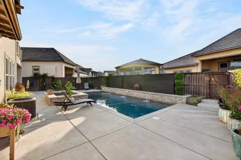 Exterior - 3021 Belmont Dr, Lodi, CA 95242 photo 16 of 17