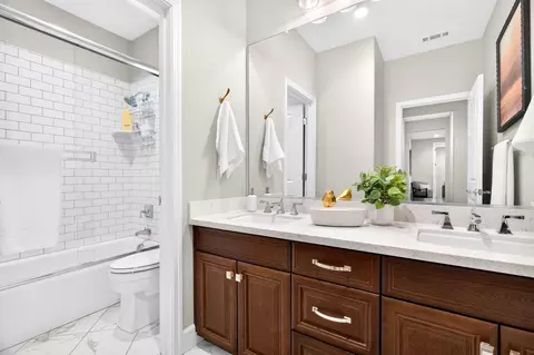 Bath - 3021 Belmont Dr, Lodi, CA 95242 photo 8 of 8