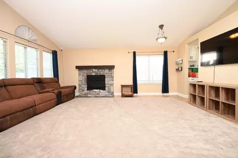 Living - 1902 Willert Dr, Turlock, CA 95380 photo 1 of 4