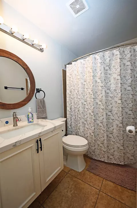 Bath - 1902 Willert Dr, Turlock, CA 95380 photo 1 of 3