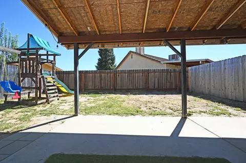 Exterior - 1902 Willert Dr, Turlock, CA 95380 photo 3 of 6