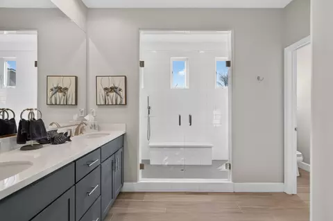 Bath - 1837 Azalea St, Lodi, CA 95242 photo 6 of 9