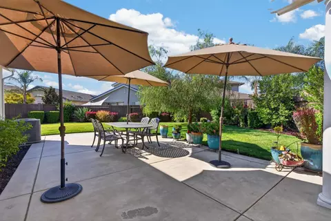 Exterior - 1837 Azalea St, Lodi, CA 95242 photo 11 of 12
