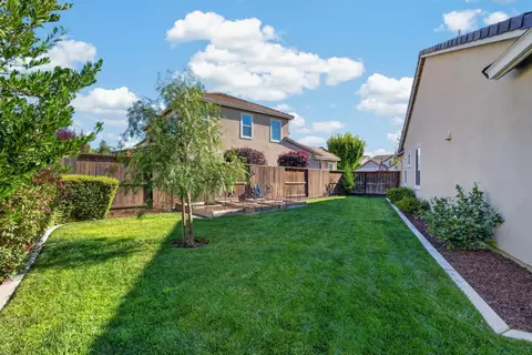 Exterior - 1837 Azalea St, Lodi, CA 95242 photo 5 of 12