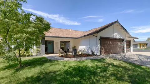 Exterior - 3209 Max Ct, Carmichael, CA 95608 photo 2 of 17