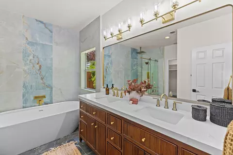 Bath - 3209 Max Ct, Carmichael, CA 95608 photo 3 of 7