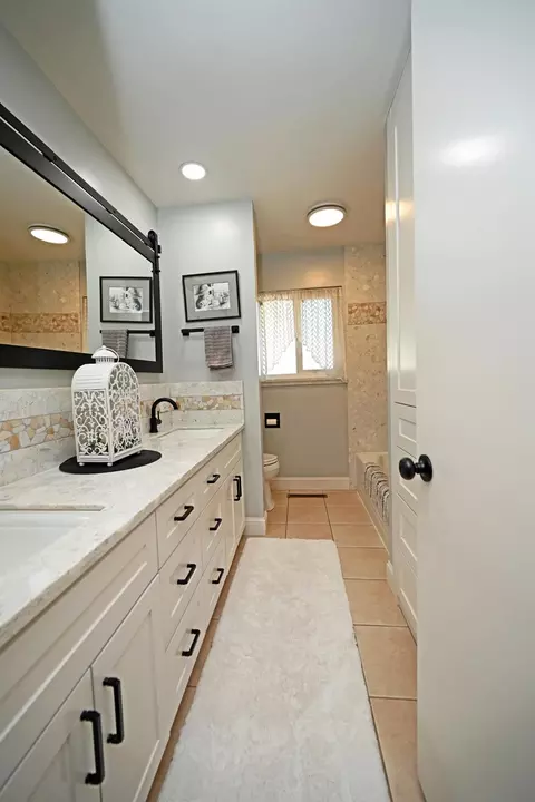 Bath - 2500 E Canal Dr, Turlock, CA 95380 photo 1 of 4