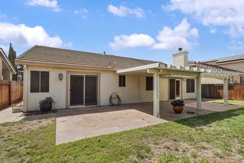 Exterior - 799 Clifford Dr, Lathrop, CA 95330 photo 8 of 10