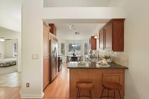 Kitchen - 799 Clifford Dr, Lathrop, CA 95330 photo 4 of 5