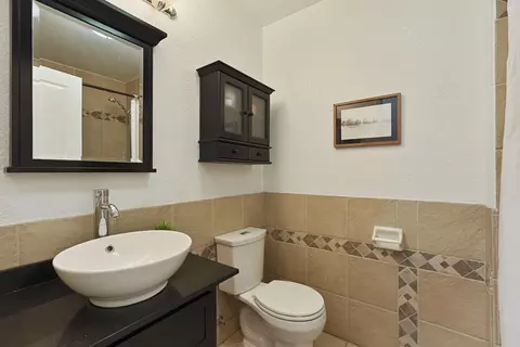 Bath - 799 Clifford Dr, Lathrop, CA 95330 photo 1 of 3
