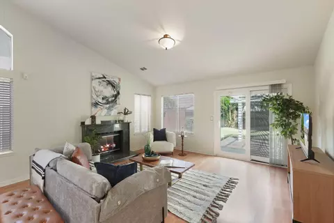 Living - 799 Clifford Dr, Lathrop, CA 95330 photo 3 of 4