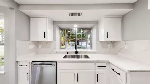 Kitchen - 1516 January Dr, Modesto, CA 95358 photo 5 of 6