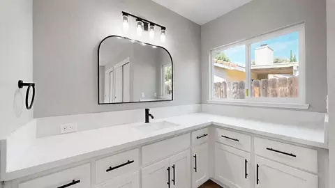 Bath - 1516 January Dr, Modesto, CA 95358 photo 1 of 4