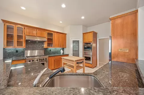 Kitchen - 2120 Bear Rock Rd, Placerville, CA 95667 photo 4 of 11