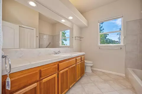 Bath - 2120 Bear Rock Rd, Placerville, CA 95667 photo 1 of 6