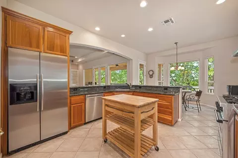 Kitchen - 2120 Bear Rock Rd, Placerville, CA 95667 photo 7 of 11