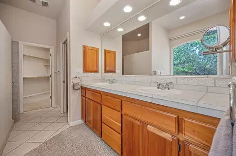 Bath - 2120 Bear Rock Rd, Placerville, CA 95667 photo 4 of 6
