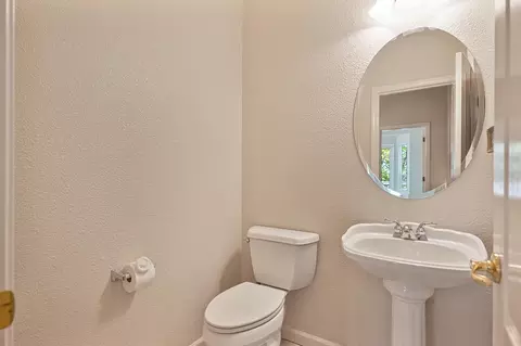 Bath - 2120 Bear Rock Rd, Placerville, CA 95667 photo 3 of 6