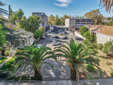 2412 I St, Sacramento, CA 95816