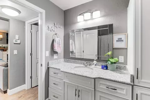 Bath - 2401 Eilers Ln #701, Lodi, CA 95242 photo 3 of 3