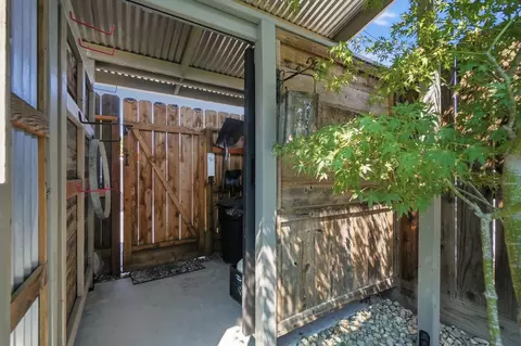 Exterior - 805 Edison Ave, Modesto, CA 95350 photo 16 of 21