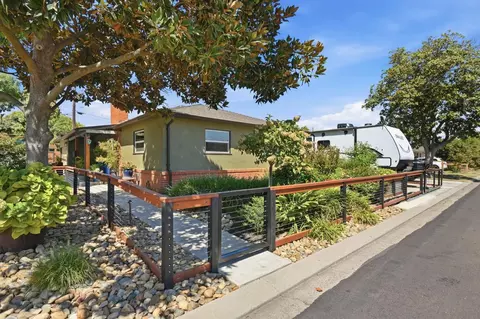Exterior - 805 Edison Ave, Modesto, CA 95350 photo 3 of 21