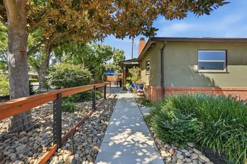 Exterior - 805 Edison Ave, Modesto, CA 95350 photo 4 of 21