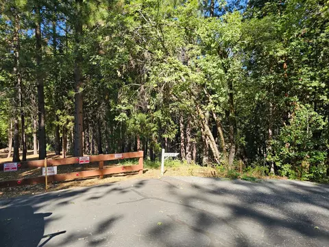 10680 Success Cross Rd, Nevada City, CA 95959