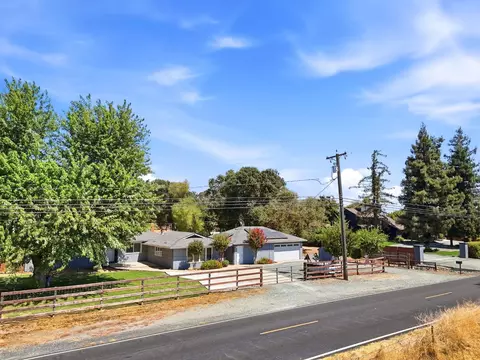 Exterior - 6267 E Jahant Rd, Acampo, CA 95220 photo 14 of 15