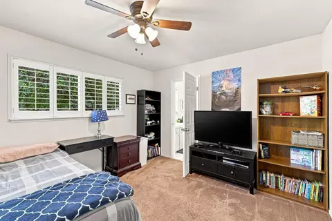 Bedroom - 6267 E Jahant Rd, Acampo, CA 95220 photo 2 of 8