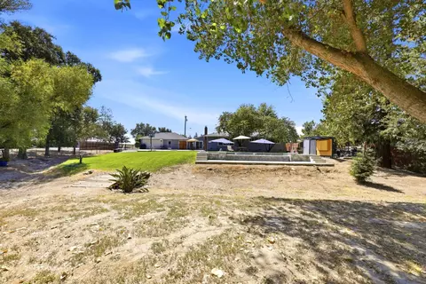 Exterior - 6267 E Jahant Rd, Acampo, CA 95220 photo 12 of 15