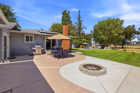 Exterior - 6267 E Jahant Rd, Acampo, CA 95220 photo 5 of 15