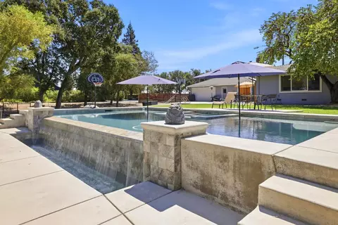 Exterior - 6267 E Jahant Rd, Acampo, CA 95220 photo 2 of 15