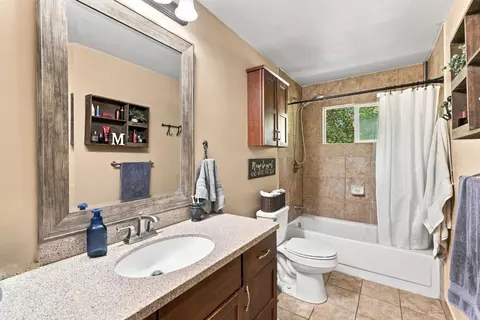 Bath - 6267 E Jahant Rd, Acampo, CA 95220 photo 3 of 3
