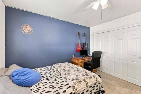 Bedroom - 6267 E Jahant Rd, Acampo, CA 95220 photo 4 of 8